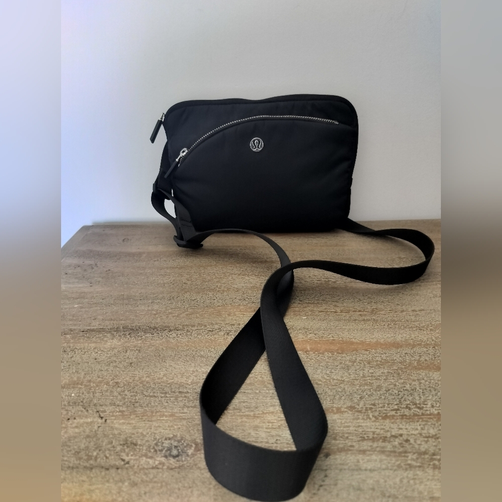 lululemon athletica Black Crossbody Bag - Compact Everyday Carry